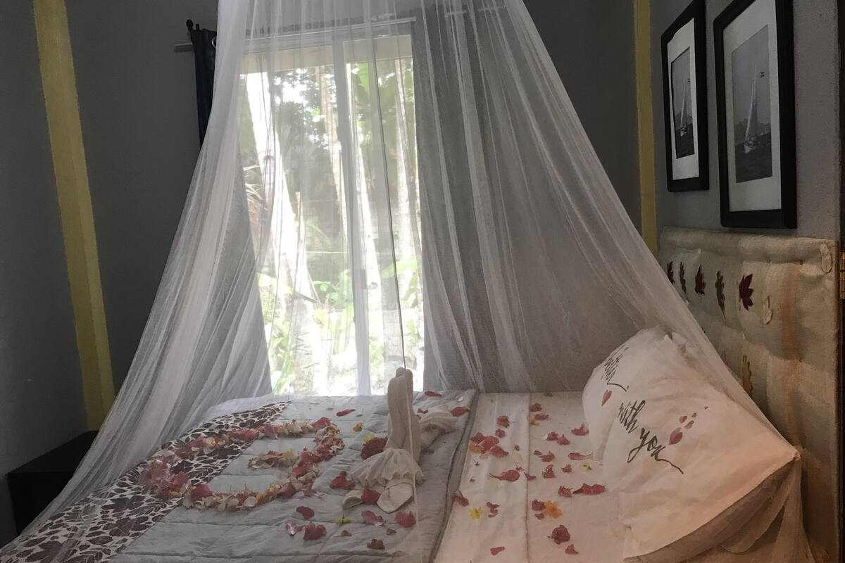 One Bedroom House | 2 bedrooms, Frette Italian sheets, desk, laptop workspace