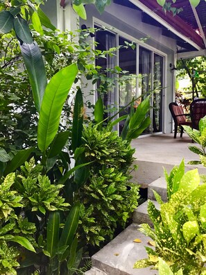 Bungalow with Garden View | Terrace/patio - Siargao Residency (General Luna)