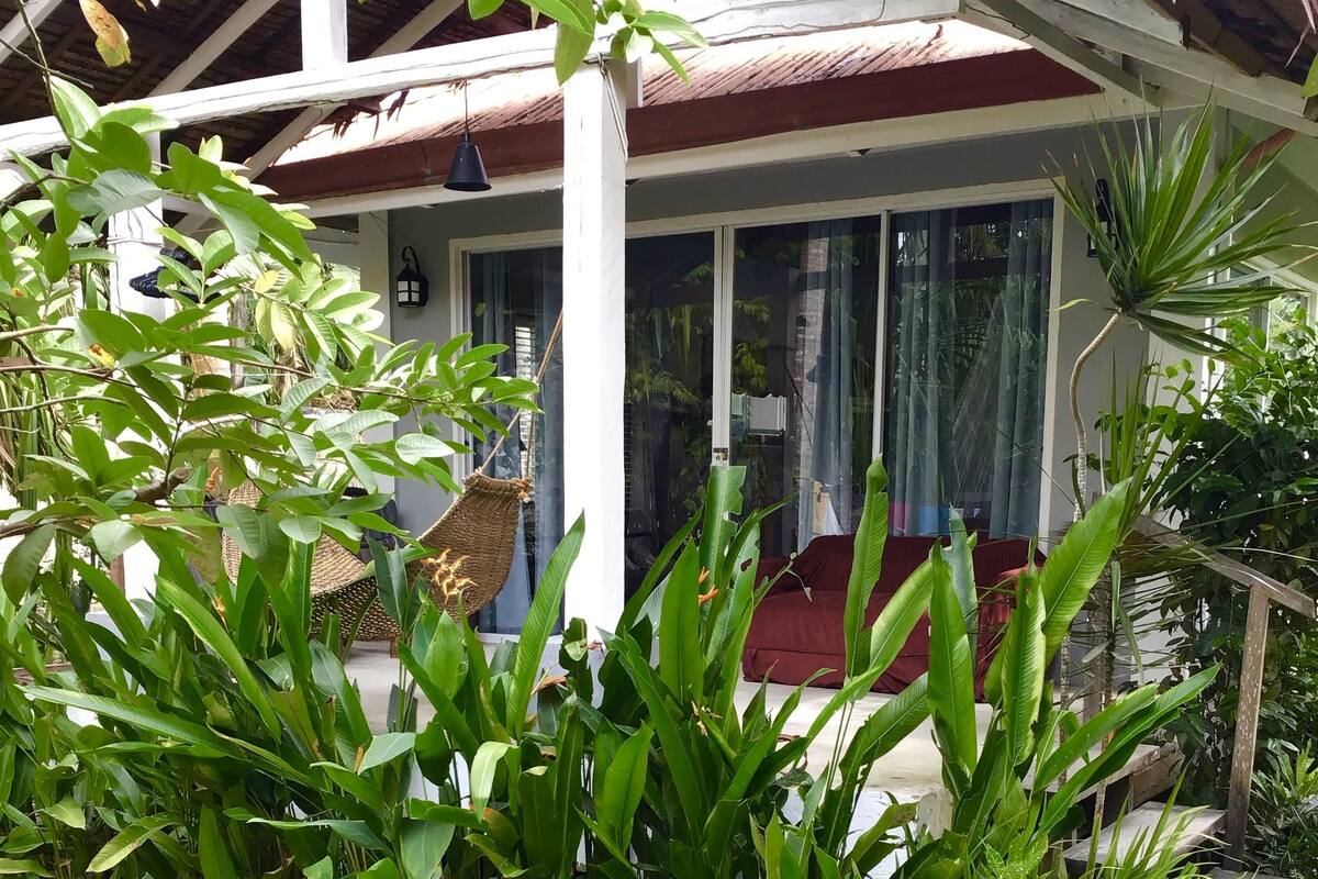 Bungalow with Garden View | Terrace/patio