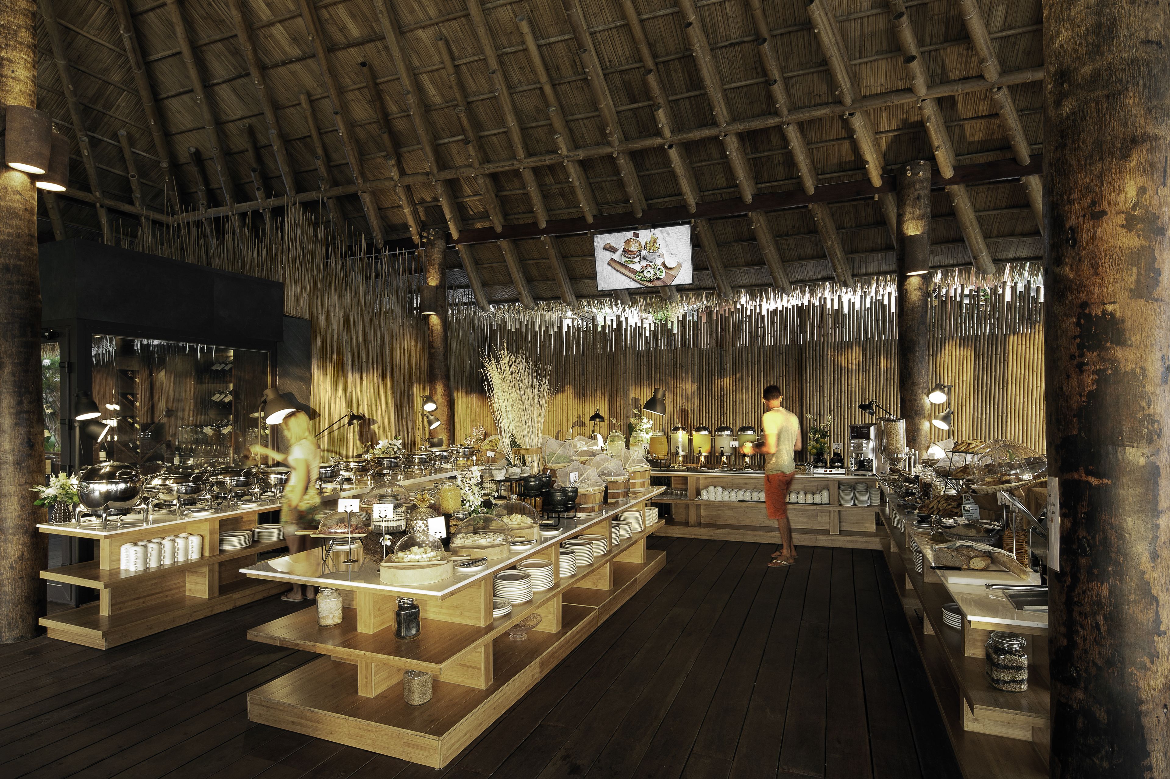 breakfast (thb 450 per person)