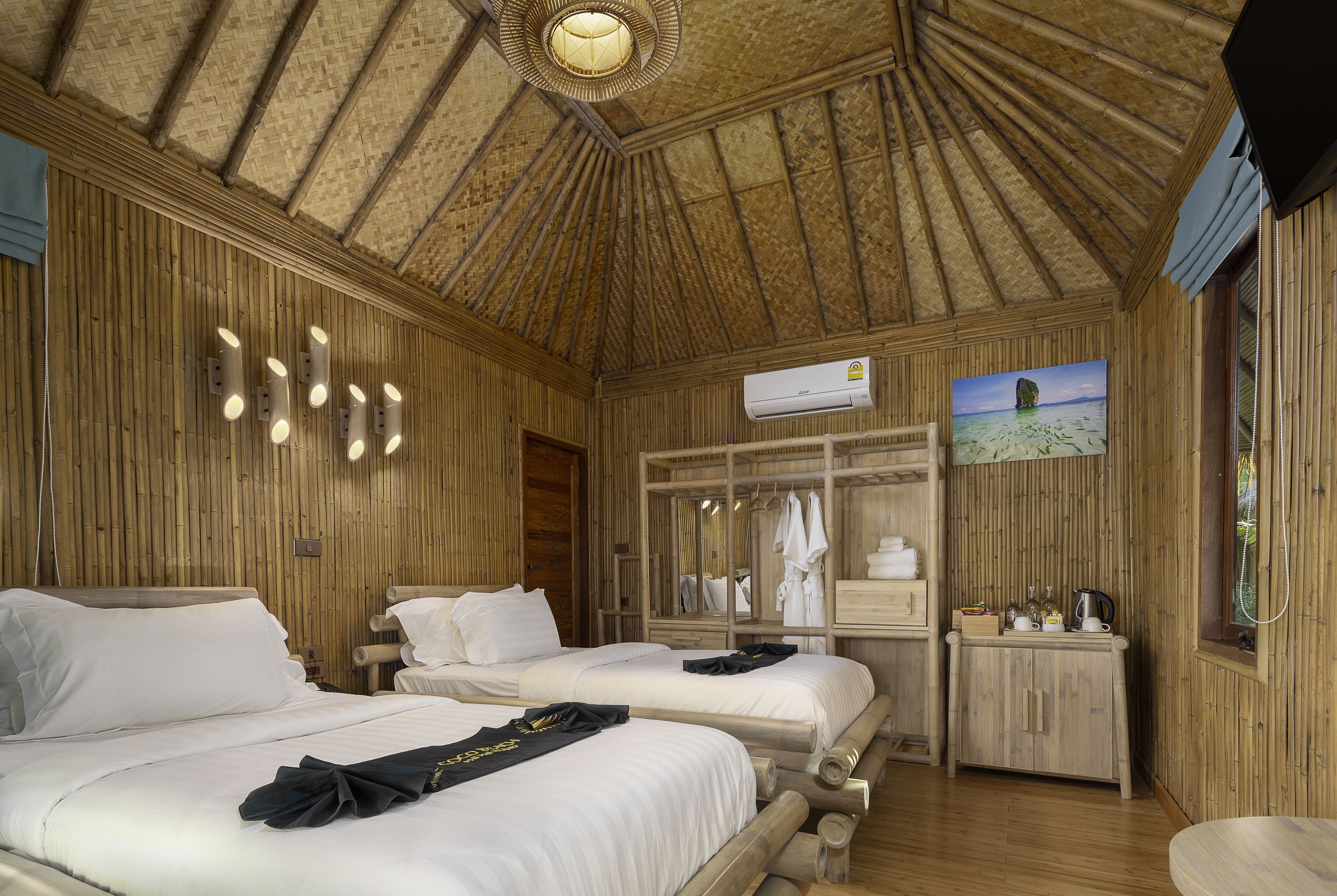 1 bedroom, free minibar items, in-room safe, desk