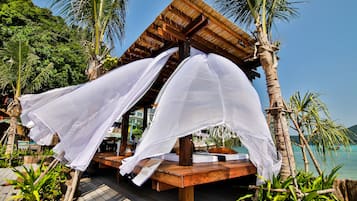 Couples treatment rooms, Thai massages