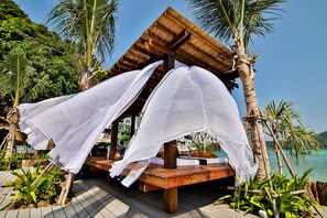 Espace de soins pour les couples, massages thaïs