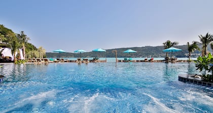 Phi Phi CoCo Beach Resort