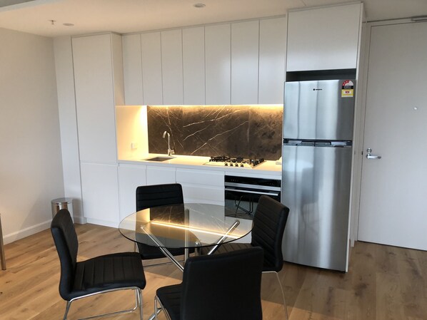 Apartment, 1 Bedroom, Accessible | In-room dining