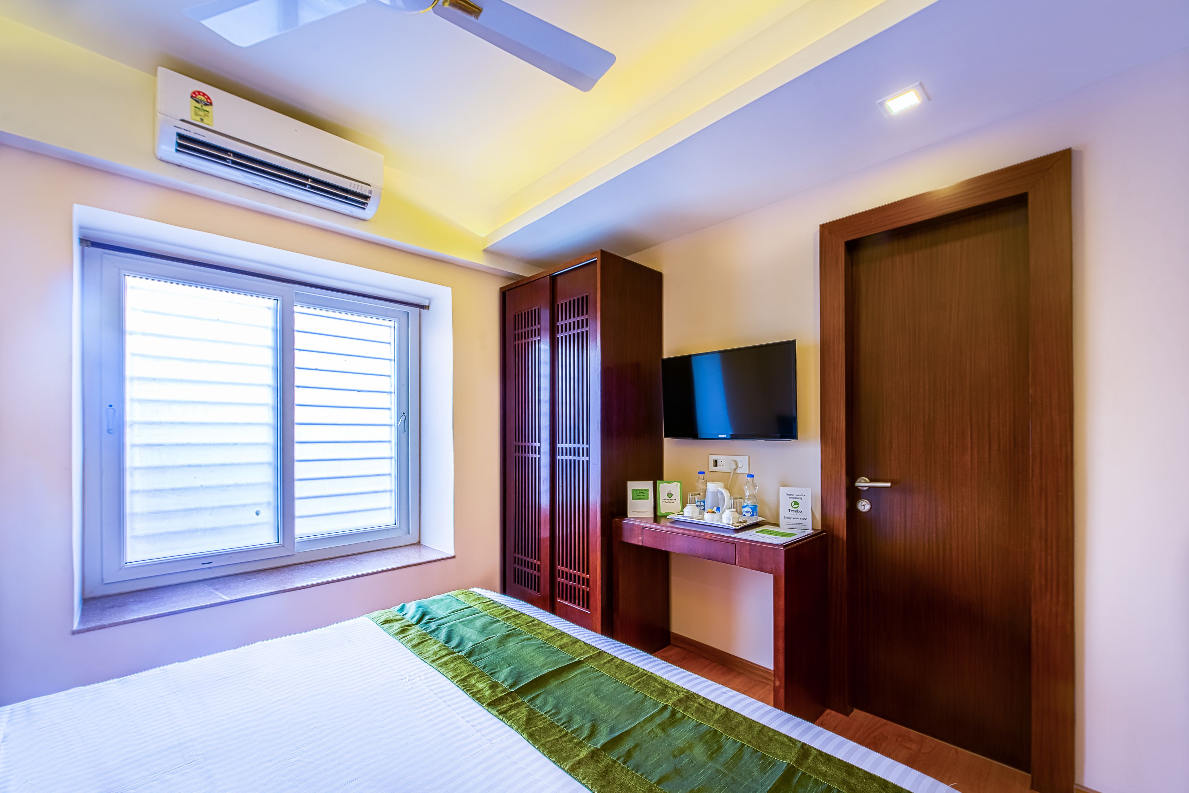 Standard Room, Non Smoking | Desk, soundproofing, iron/ironing board, free WiFi