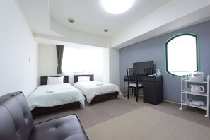 Standardzimmer (403) | Wohnbereich | Flachbildfernseher