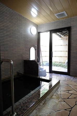 Living room - Hiyoshi Forest Resort Yamanoie (Nantan)