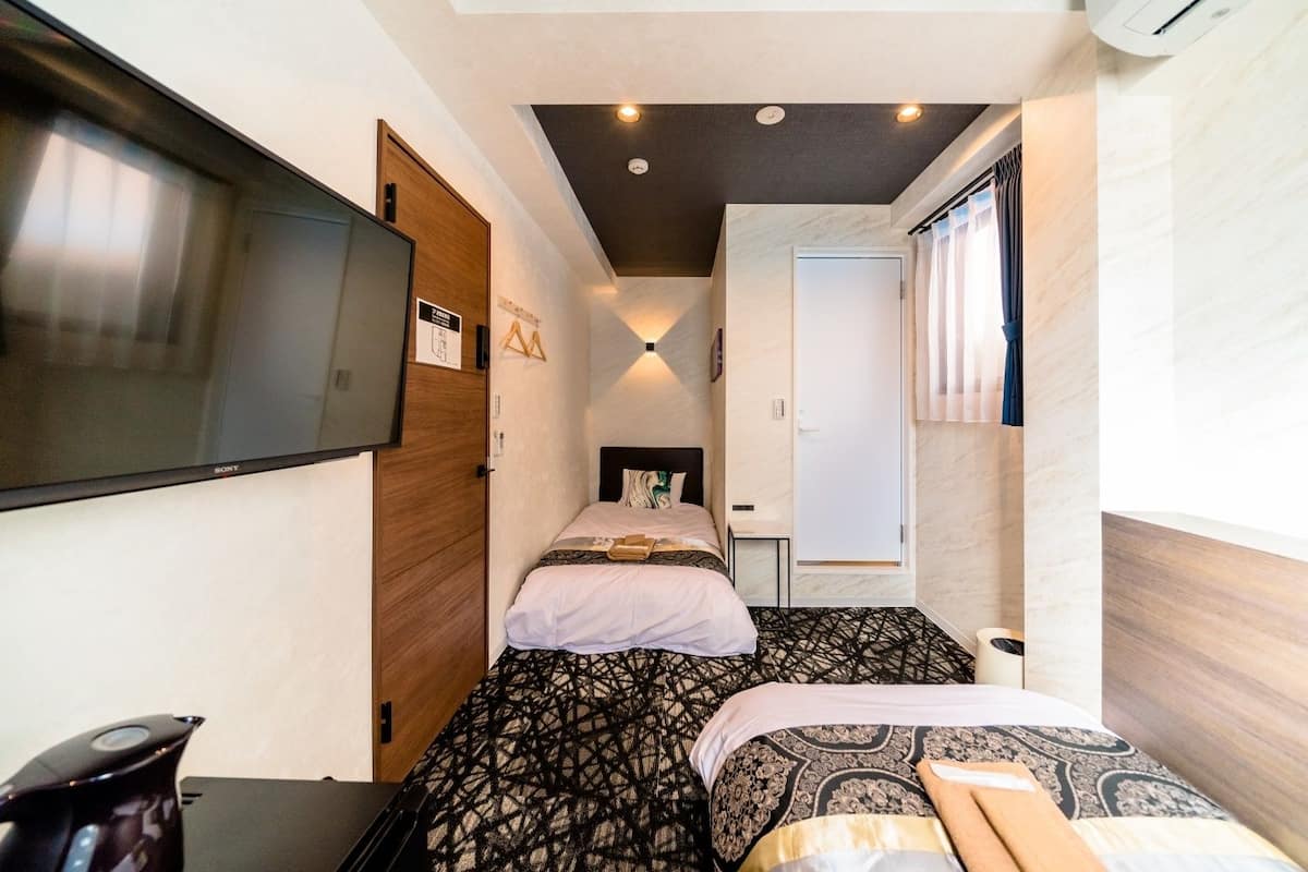 Habitación Confort con 2 camas individuales (Comfort Twin Room (302)) | Escritorio, cortinas blackout y wifi gratis