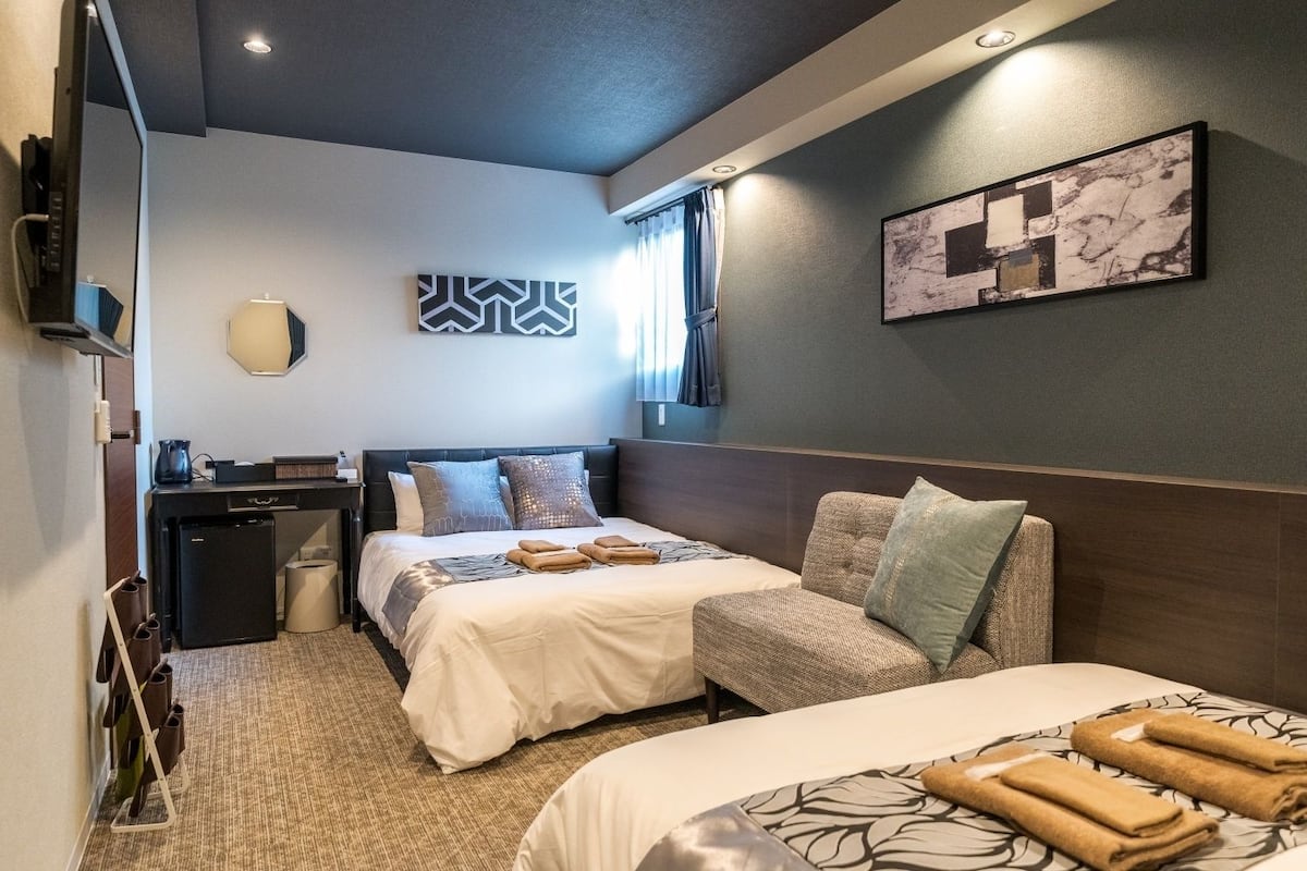 Habitación cuádruple Confort (Comfort 4 people (101)) | Escritorio, cortinas blackout y wifi gratis