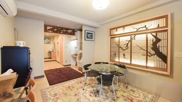 Casa (Big House, Max 9 guests) | Área de estar | TV de tela plana