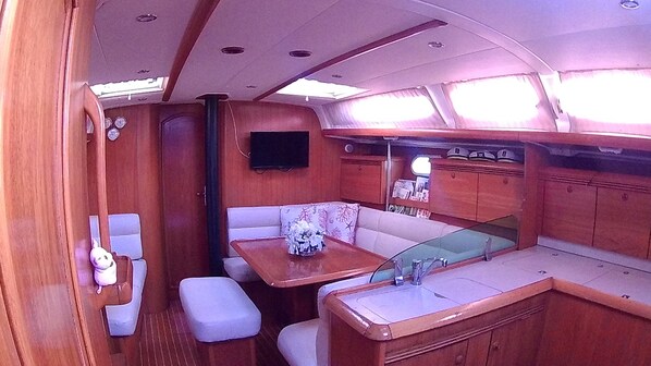 Interior - Scugnizza Napoli (Naples)