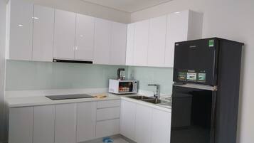 Microwave, oven, toaster