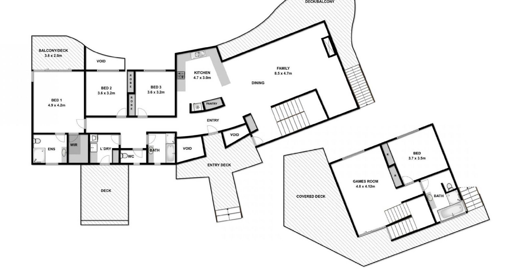 Un plan d’étage comprenant une terrasse couverte, une salle de jeux, un coin repas familial et une cuisine.