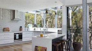 Microwave, oven, stovetop, dishwasher