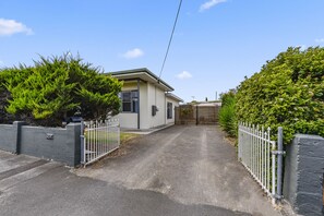 Exterior - Comfort on Crouch- Enjoy this beautiful house right in CBD.  (Mount Gambier)