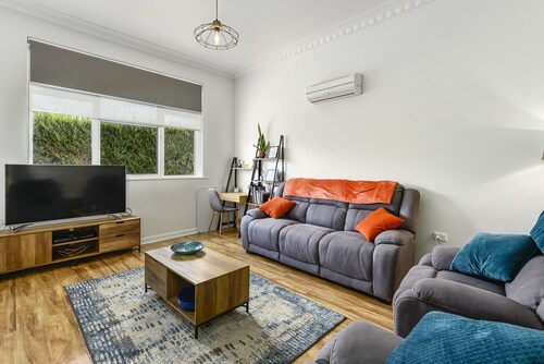 Comfort on Crouch- Enjoy this beautiful house right in CBD. 