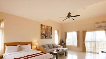 Deluxe Double Room, 1 Double Bed, Non Smoking, Ocean View | Desk, blackout drapes, free WiFi, bed sheets