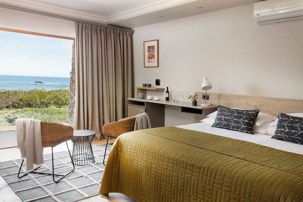Deluxe Room, Sea View (Salt Deluxe sea facing) | Minibar, in-room safe, desk, free WiFi