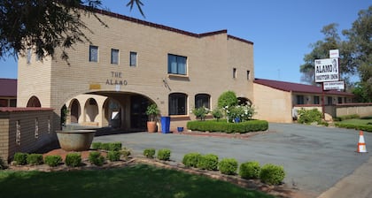 Alamo Motor Inn