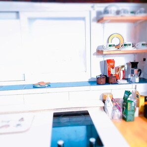 Hadori mindfulness (A, 3 Bedrooms) | Private kitchen | Fridge, microwave, stovetop, electric kettle - Hadori mindfulness (Jeju City)