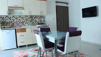 Desk, laptop workspace, soundproofing, free WiFi