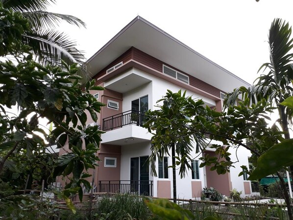 บริเวณภายนอก