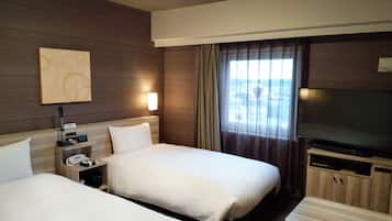 Escritorio, wifi gratis, ropa de cama