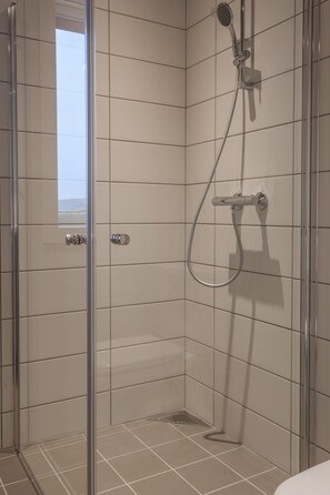 Bungalow, 2 Bedrooms, Mountain View | Bathroom | Shower, free toiletries, hair dryer, towels - Kornhóll Holiday home (Rangárþing eystra)