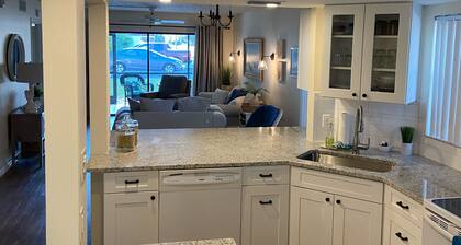 First floor 2Bdrm/2Bath condo near Siesta Key, Sarasota.