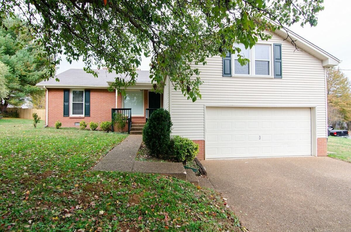 306 Wedgewood  · Huge Bonus with Foosball, 1 mile DowntownFranklin