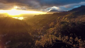 Standard-Doppelzimmer, 1 grosses Einzelbett, Nichtraucher, Bergblick | Blick auf die Berge