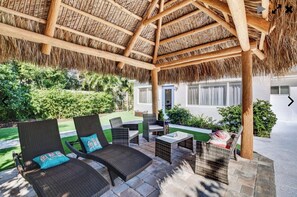 Terrace/patio - Downtown Delray Beauty heated pool home Sleeps 10 and close to beach (Delray Beach)