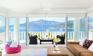 Villa, 4 Schlafzimmer | Wohnzimmer | LCD-Fernseher, DVD-Player