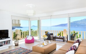 Villa, 4 Schlafzimmer | Wohnzimmer | LCD-Fernseher, DVD-Player