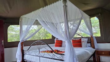 Quarto casal | Roupas de cama premium, escrivaninha, roupa de cama