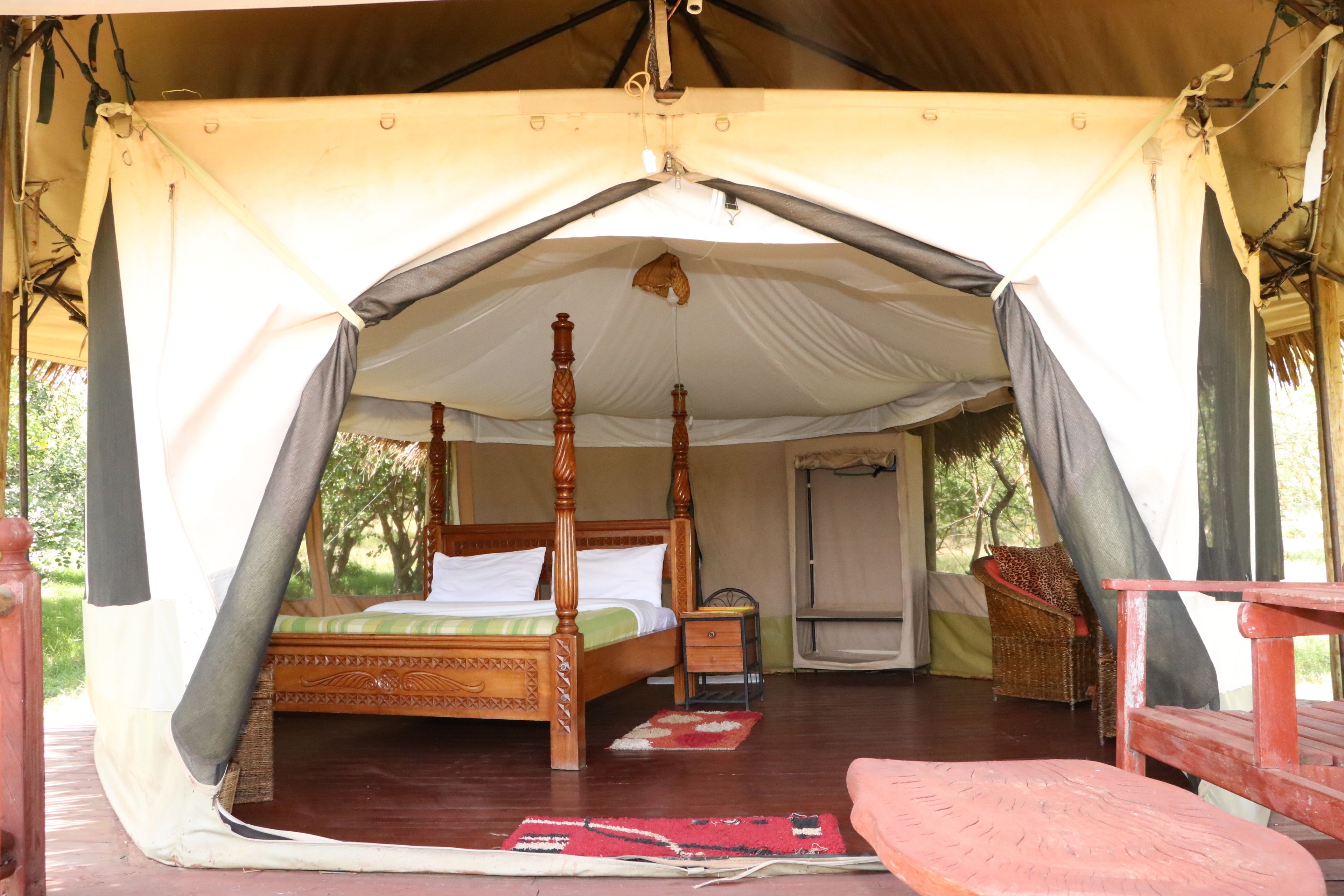 Premium bedding, desk, bed sheets