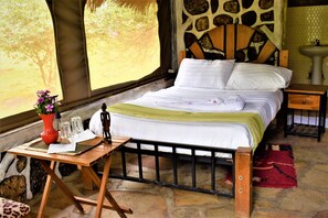 เครื่องนอนระดับพรีเมียม, โต๊ะทำงาน, ผ้าปูที่นอน