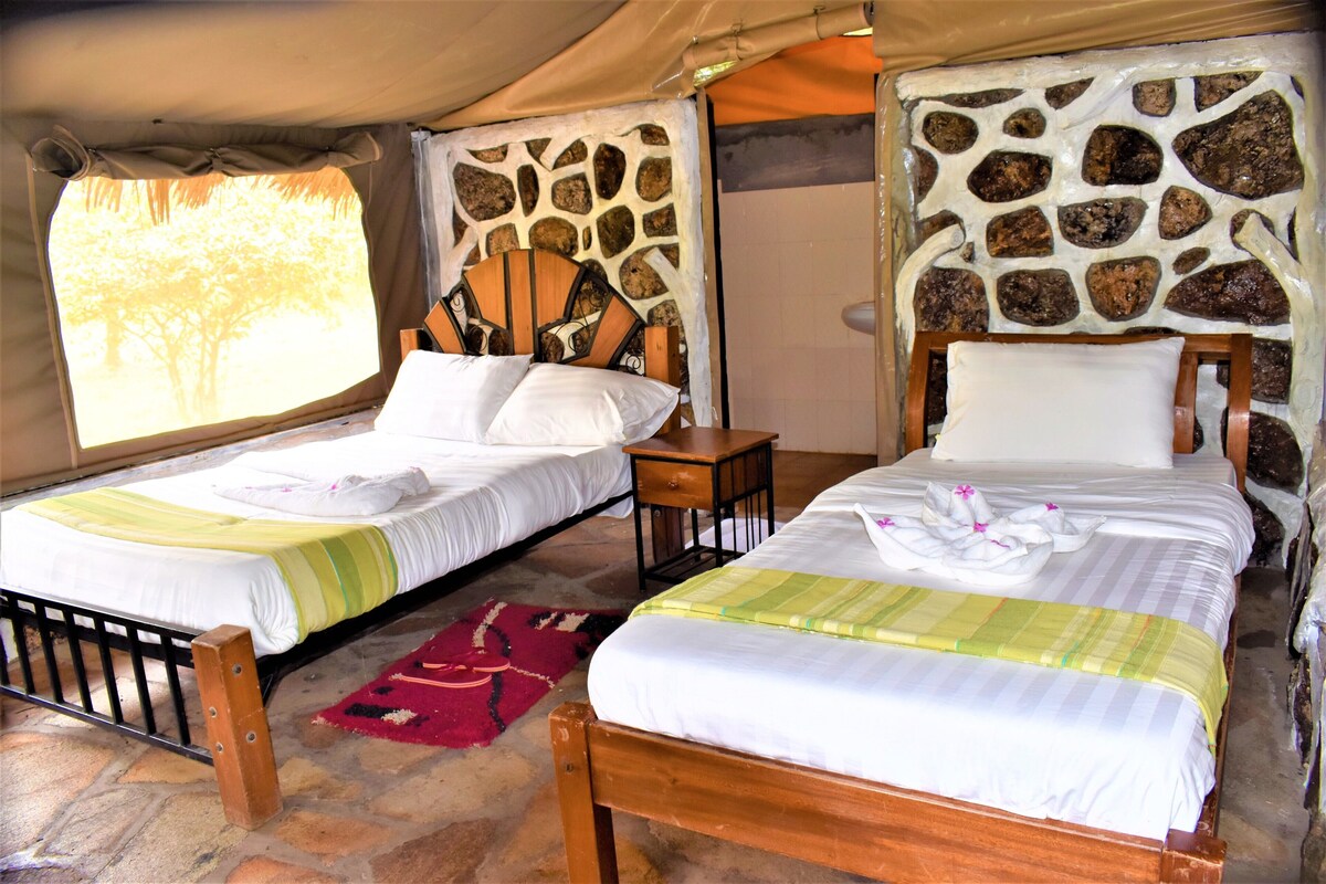 Premium bedding, desk, bed sheets