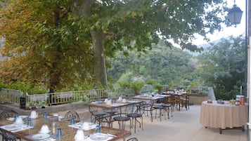 Aperto a cena