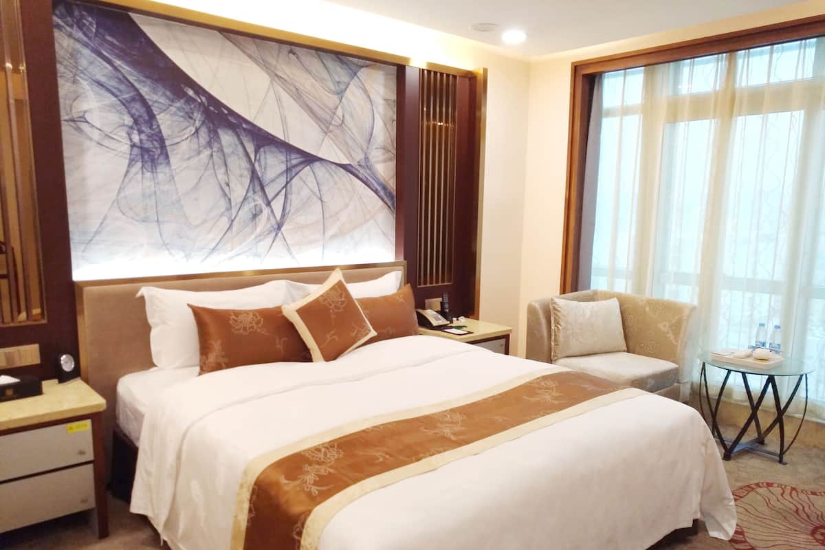 Minibar, in-room safe, desk, blackout curtains