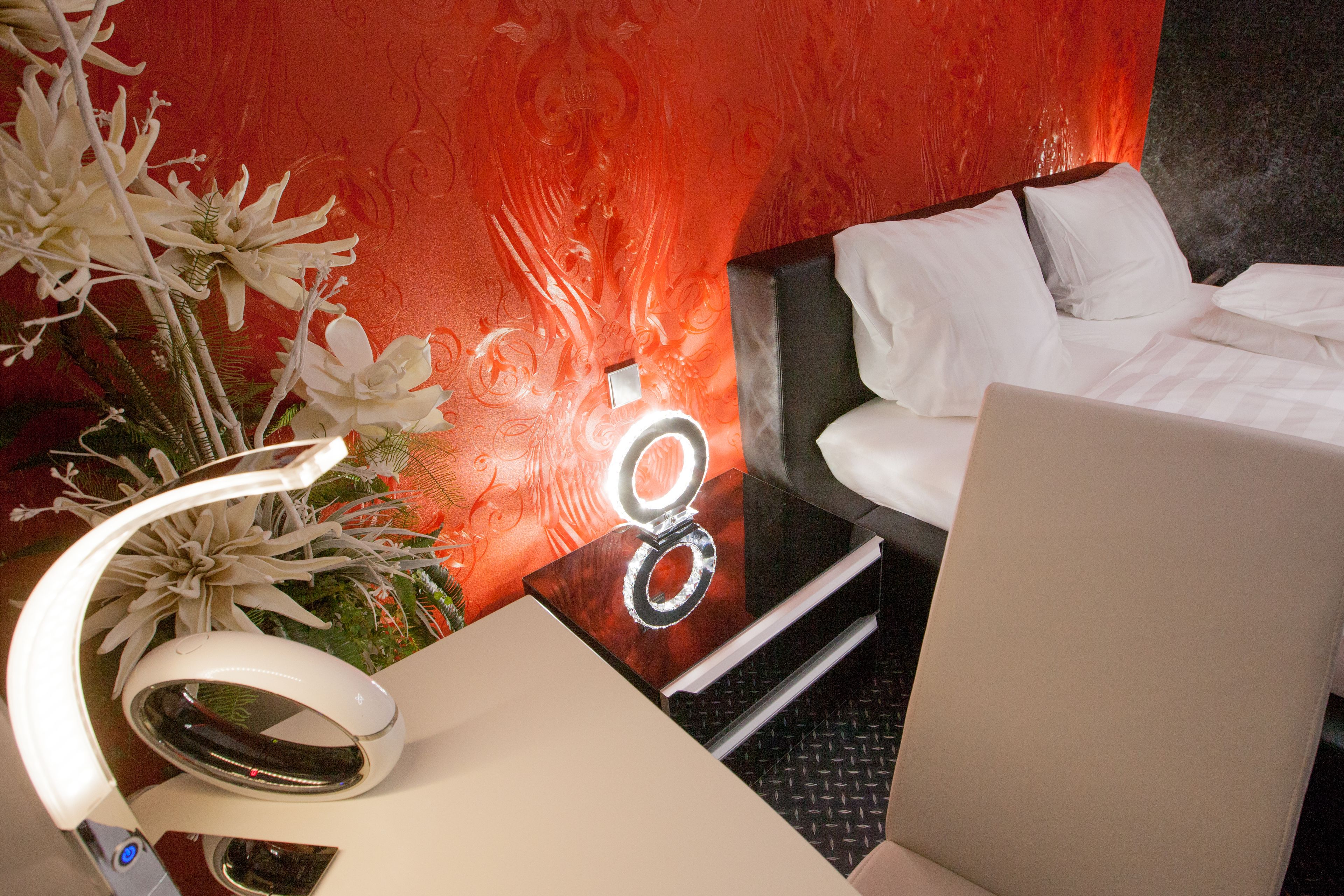 deluxe double room | minibar, in-room safe, desk, blackout curtains