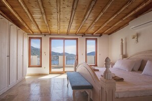 3 bedrooms, desk, iron/ironing board, free WiFi - Villa Eftalya 2 (Kas)