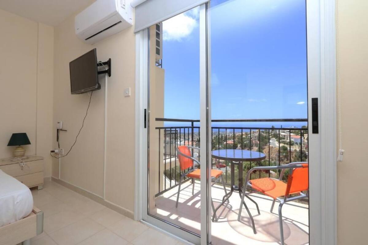 Apartment, Balcony, Ground Floor | Iron/ironing board, WiFi (free), bed sheets