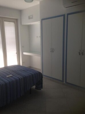 Double or Twin Room, Private Bathroom (Celeste)