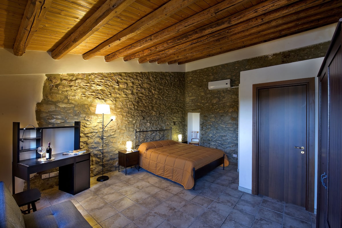 Comfort Double Room | Desk, soundproofing, bed sheets