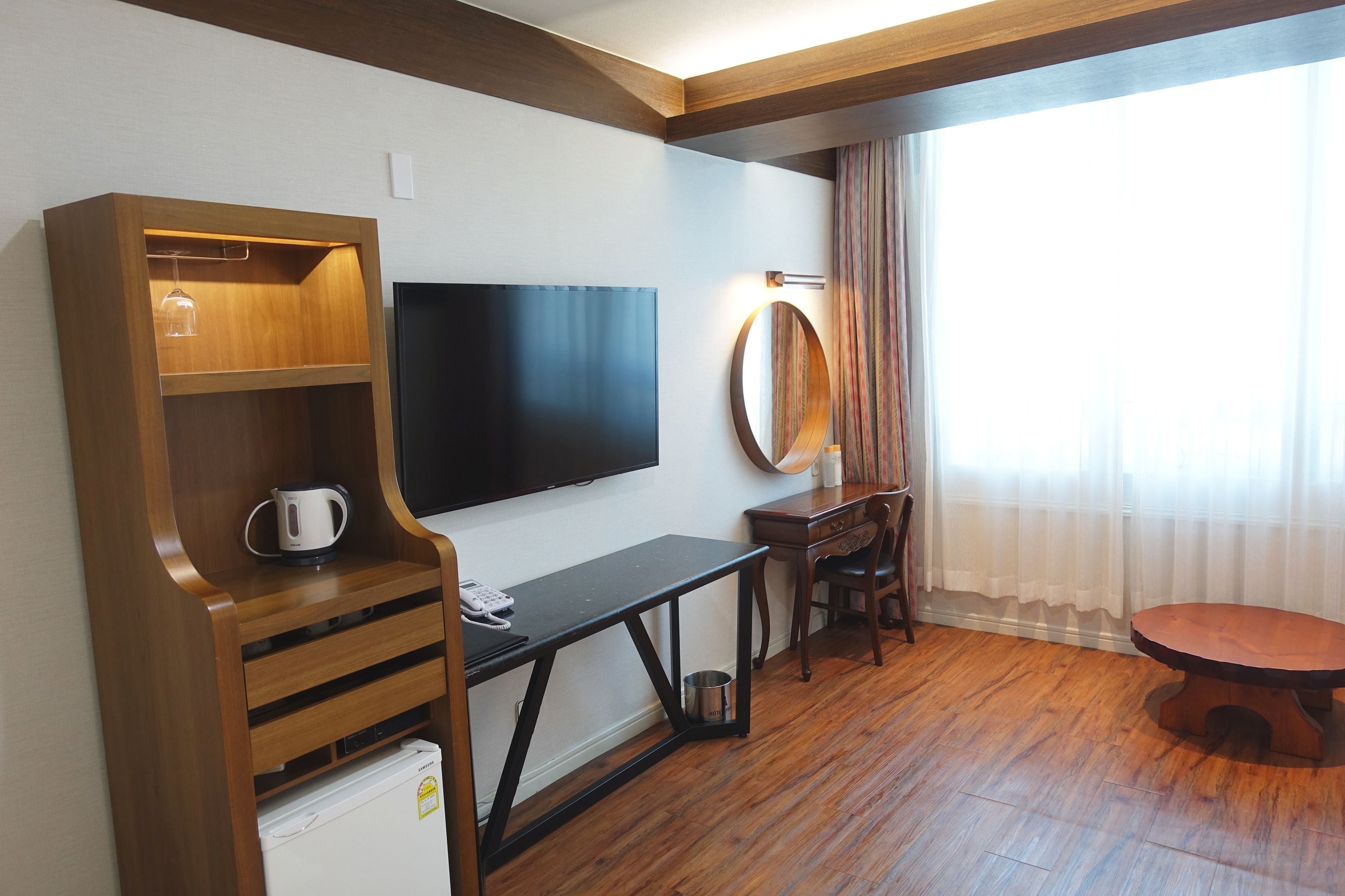 traditional room (ondol) | down duvets, free minibar, desk, free wifi