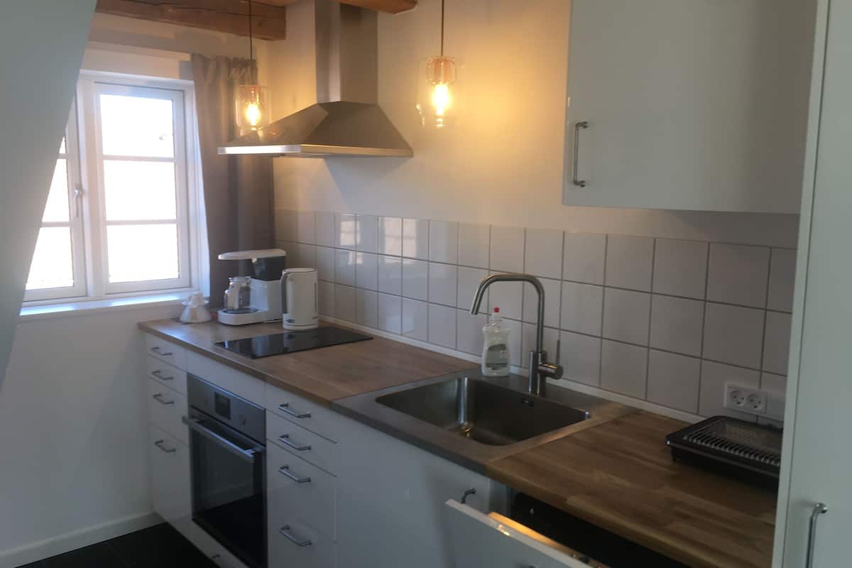 apartment, 2 bedrooms | premium bedding, desk, blackout curtains, soundproofing