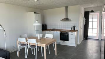 Standard-Apartment (34) | Eigene Küche | Großer Kühlschrank, Mikrowelle, Ofen, Herdplatte