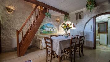 Essbereich im Zimmer